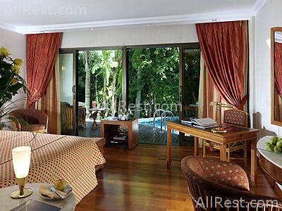 Four Seasons Hotel 13